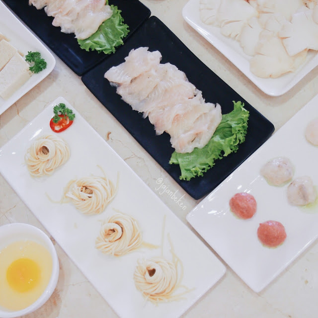 Ikan, sayur dan dagingnya dari bahan berkualitas dan terjaga kesegarannya.