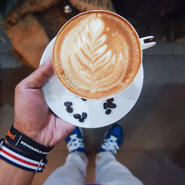 jajan beken membuat latte art
