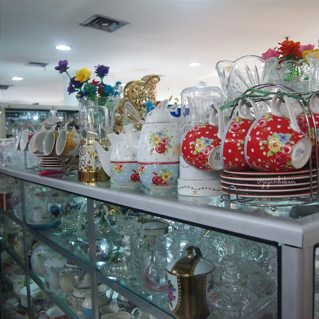keramik-gelas-pasar-mayestik