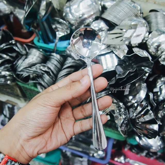 Sendok sup stainless (IDR 11.000)