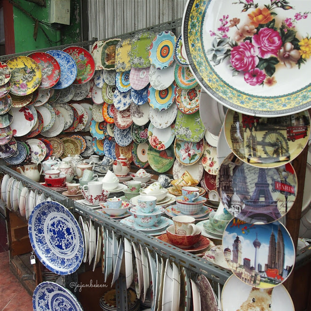table-ware-at-mayestik-market-jakarta