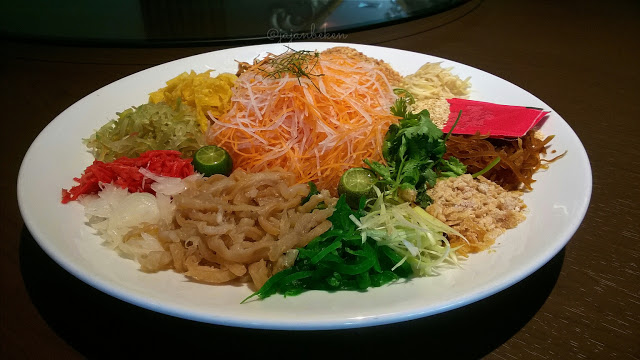 Yee Sang (IDR 438K).