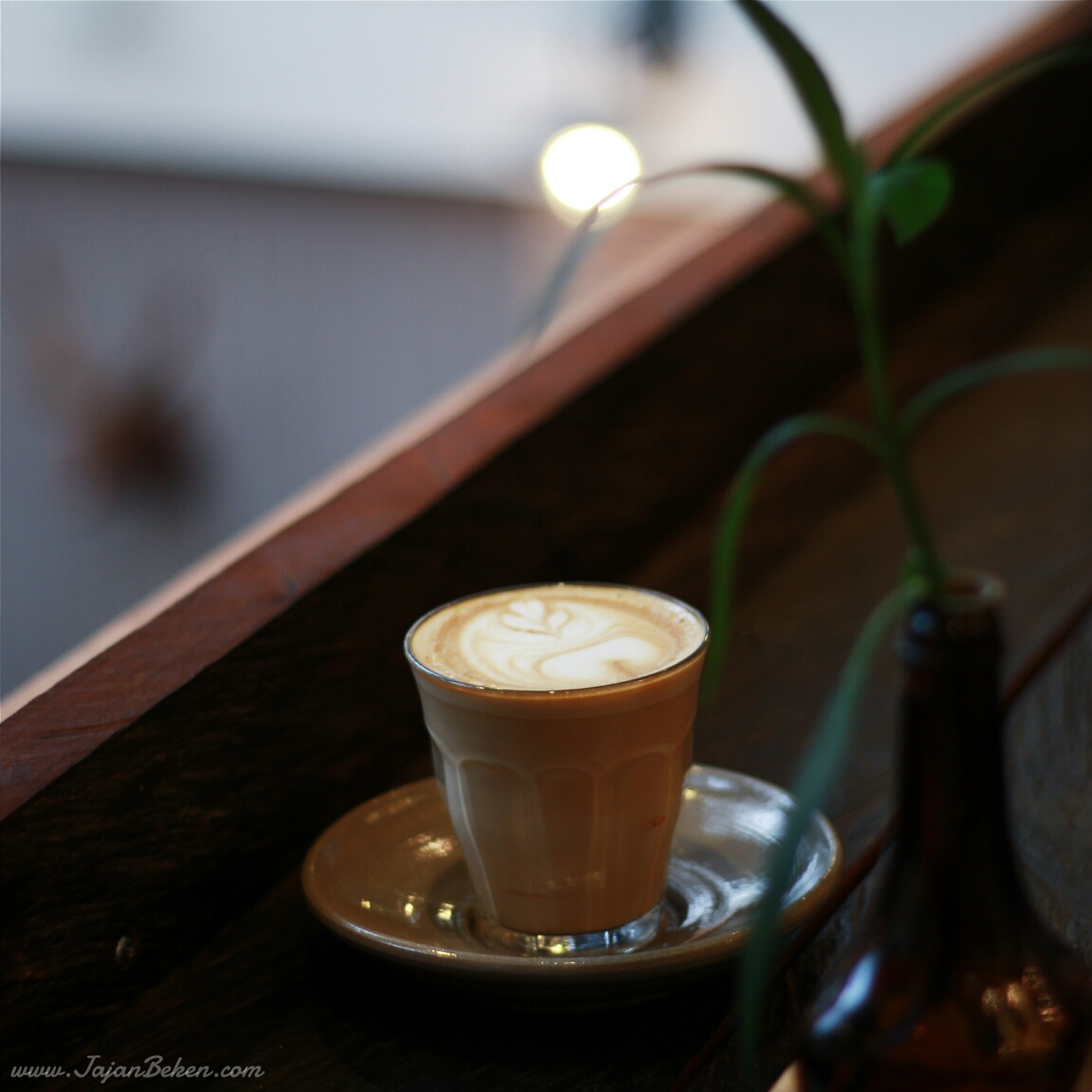 JAJAN BEKEN - LUCKY CAT COFFEE