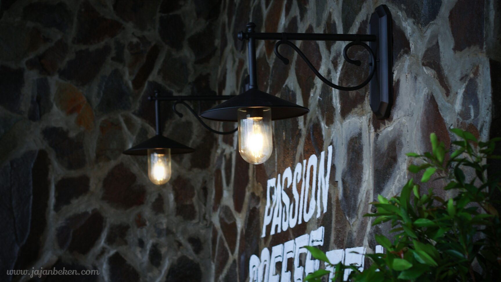 Jajan beken - new menu the coffee bean and tea leaf