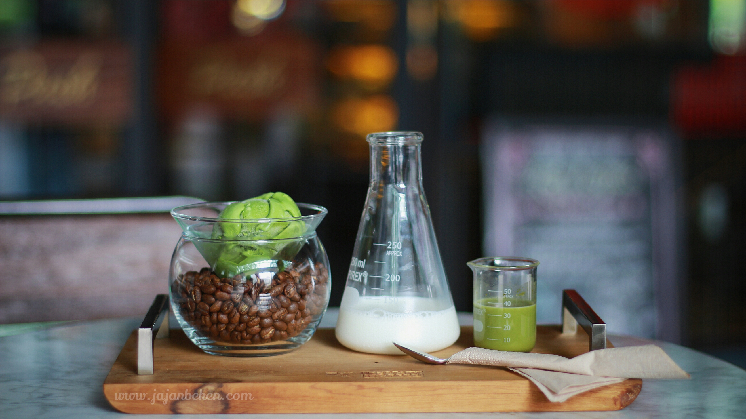 jajan beken keren coffee landmark pluit