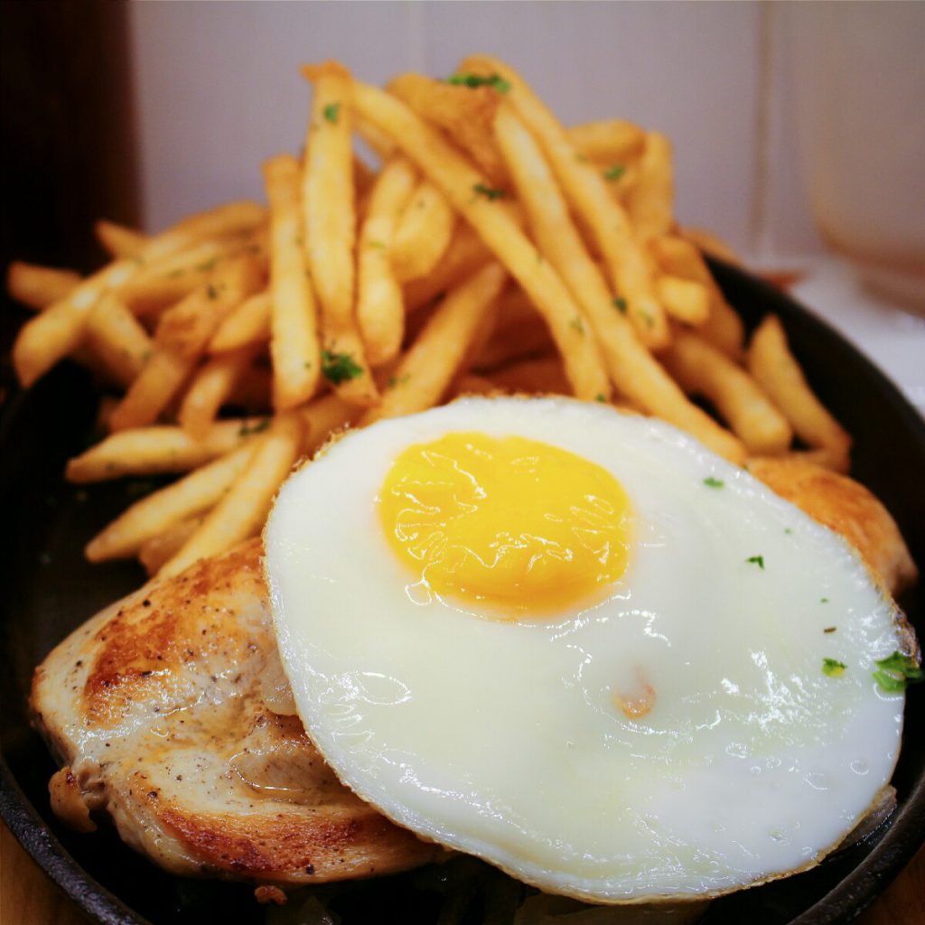 jajanbeken kopi kitchen lippo mall puri sunny side up