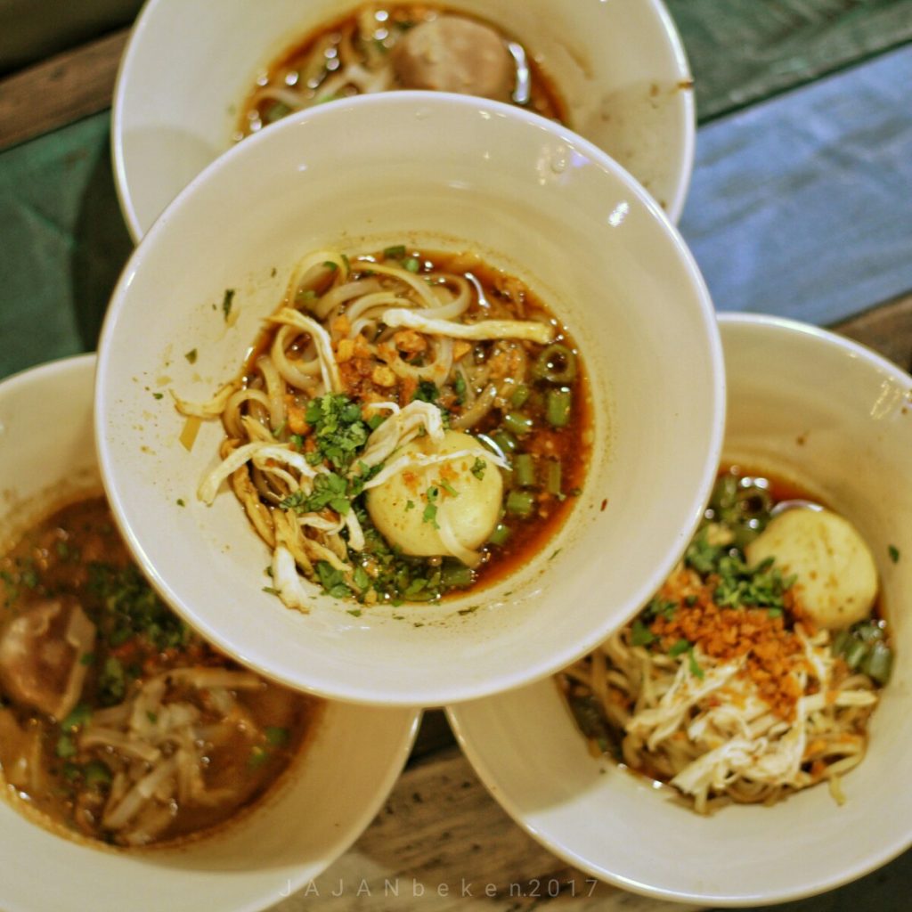 jajanbeken boat noodle bangkok