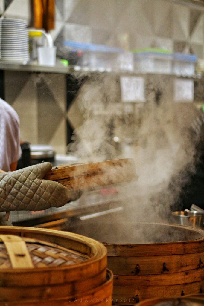 jajanbeken boat noodle gandaria city