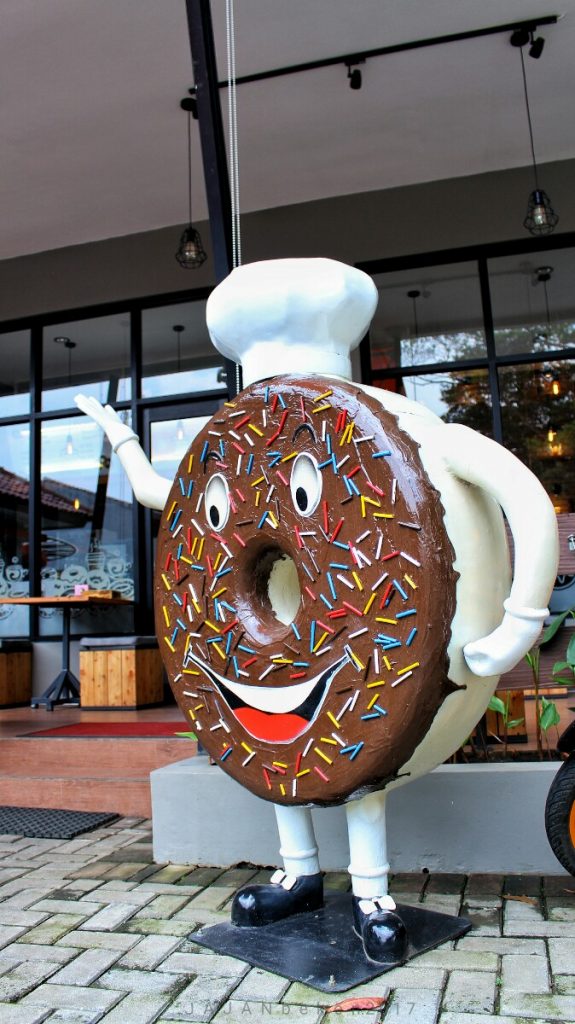 jajanbeken k donuts and coffee bandung