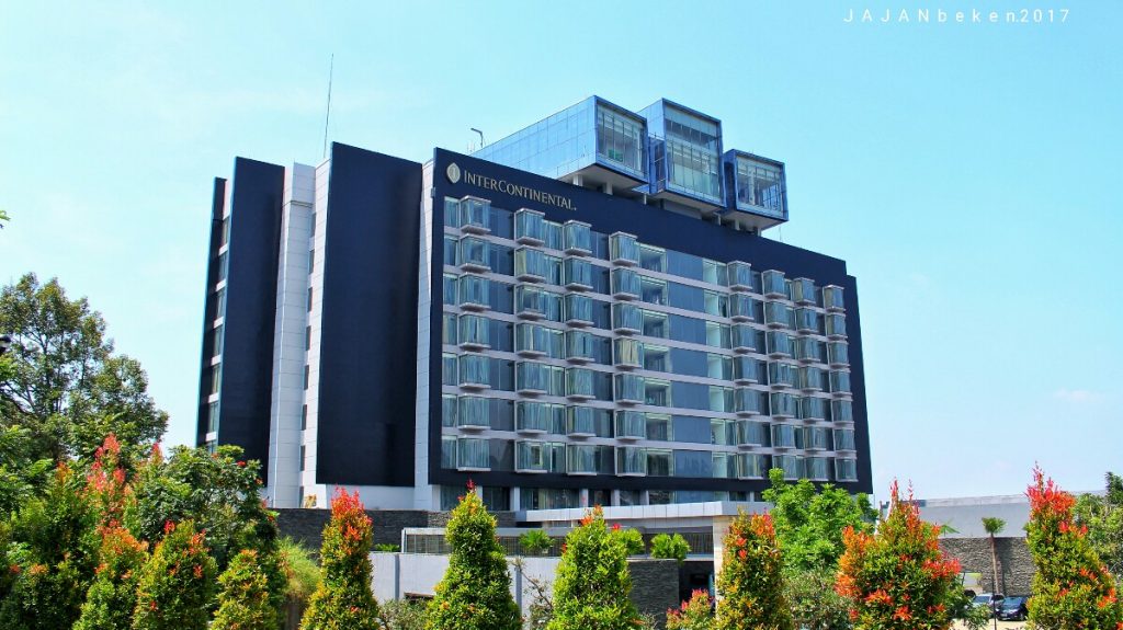 jajanbeken intercontinental bandung dago pakar