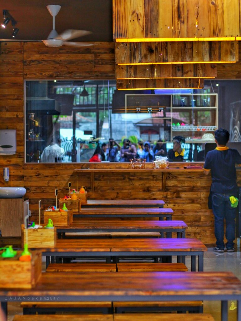 jajanbeken zomato mie rica owe poenja