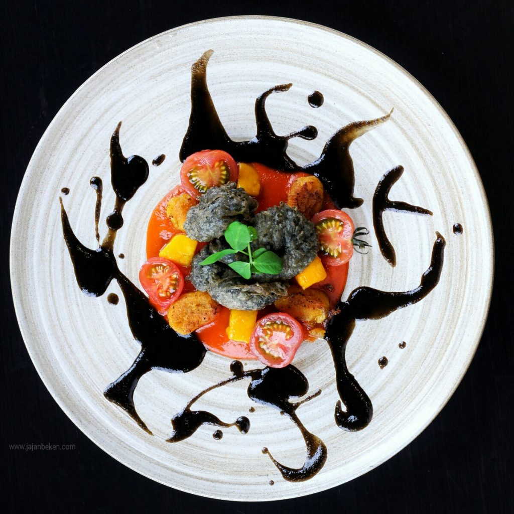 jajanbeken pasola the ritz carlton