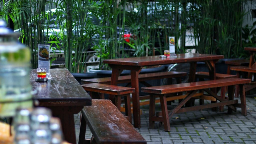 jajanbeken instagram patio venue