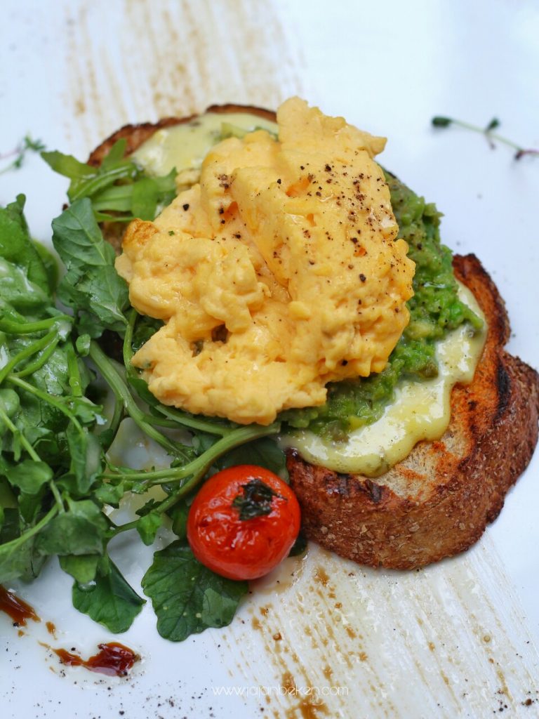 jajanbeken patio weekend brunch