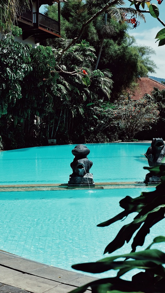 jajanbeken hotel puncak kolam renang keluarga
