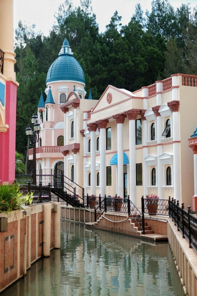 jajanbeken hotel puncak murah ada kolam renang