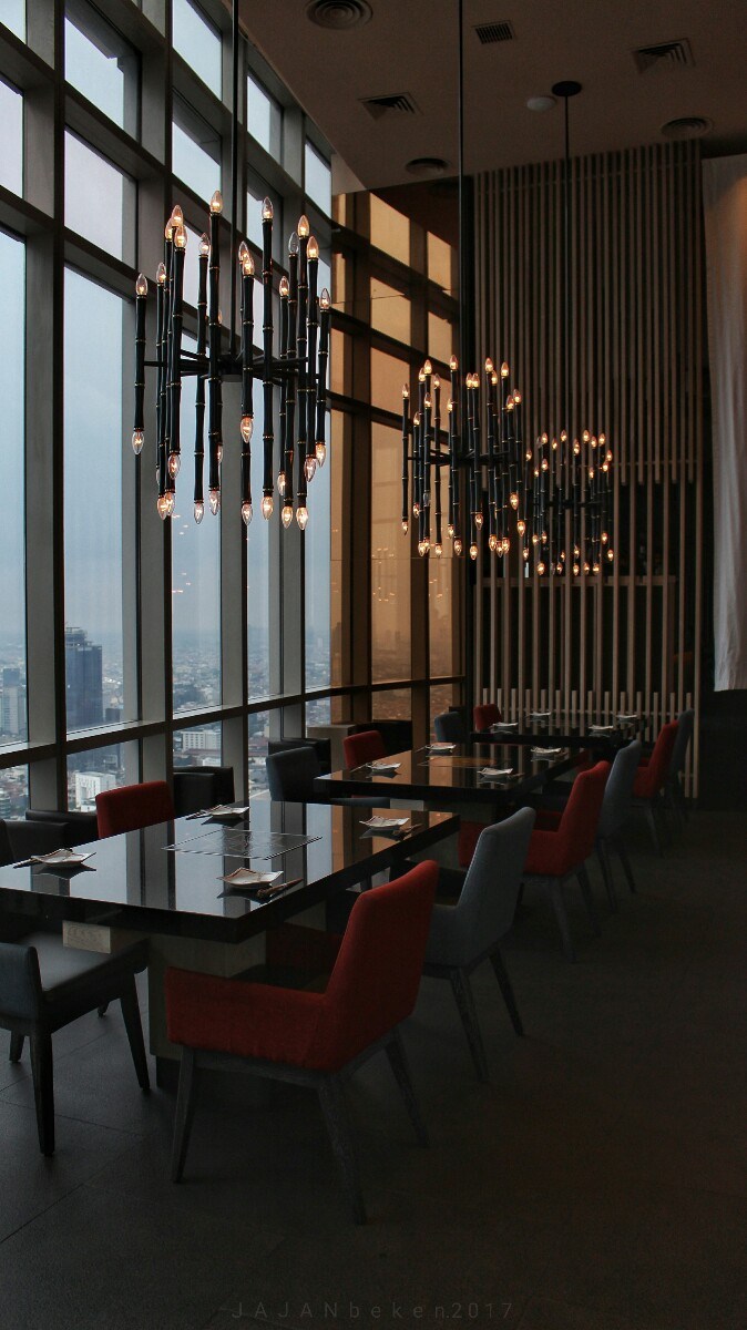 jajanbeken-momozen-the-plaza-office-tower