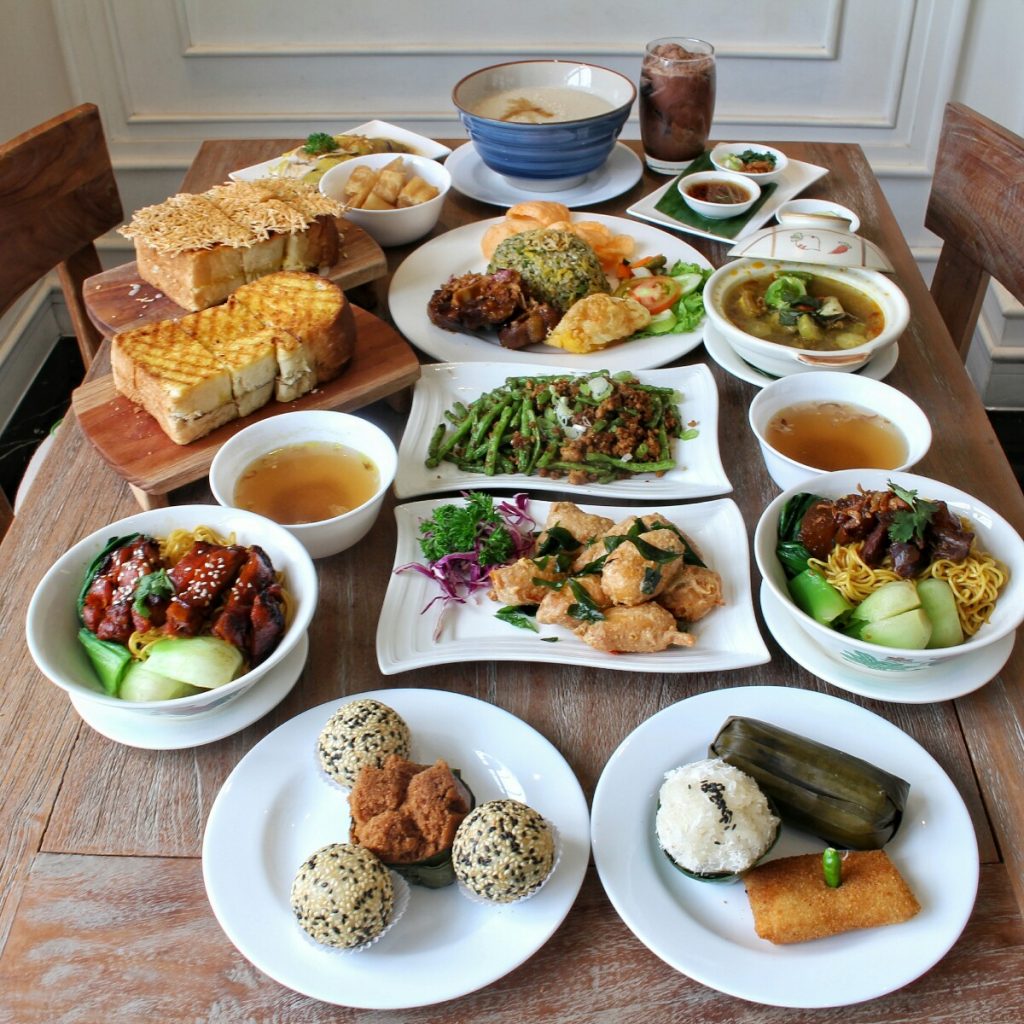 jajanbeken resto teras dharmawangsa