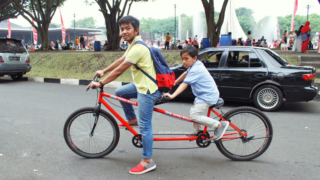 jajanbeken taman mini jam buka
