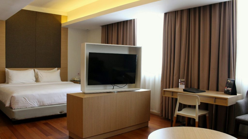 jajanbeken swiss belinn airport harga