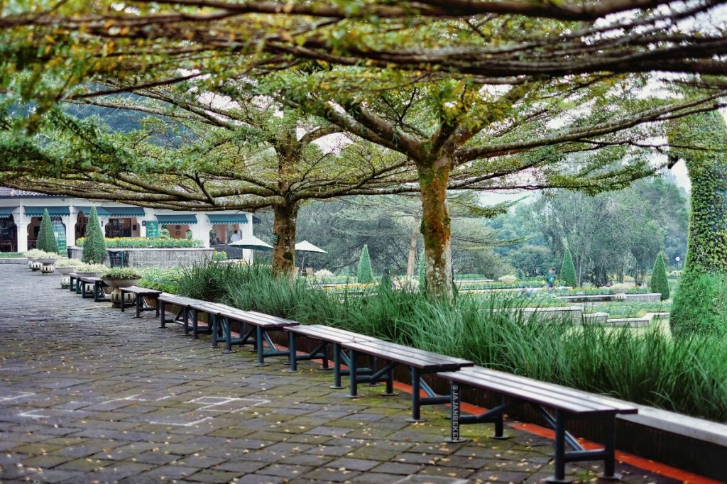 jajanbeken taman bunga cipanas