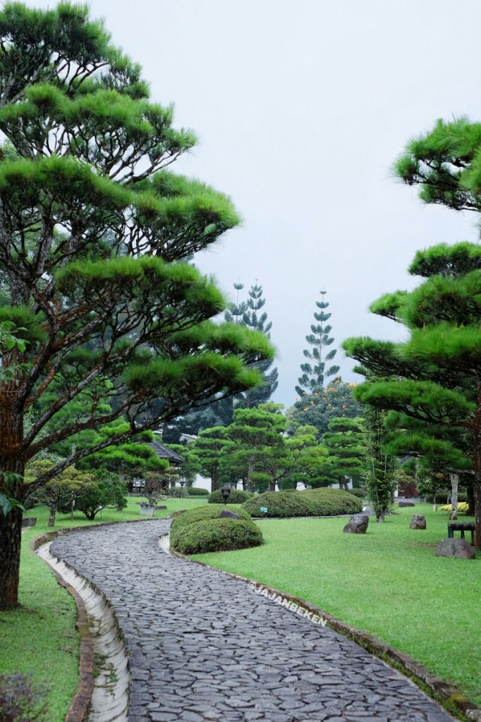 jajanbeken tiket masuk taman bunga puncak