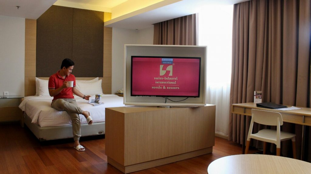 jajanbeken traveloka swiss belinn airport