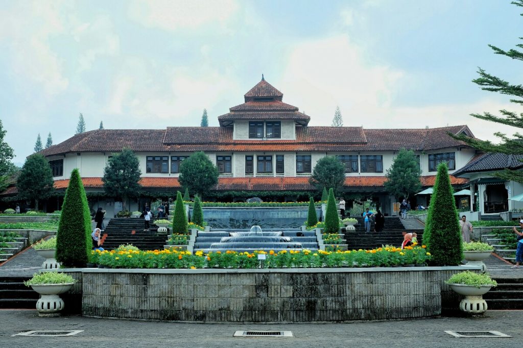 jajanbeken wahana taman bunga cipanas