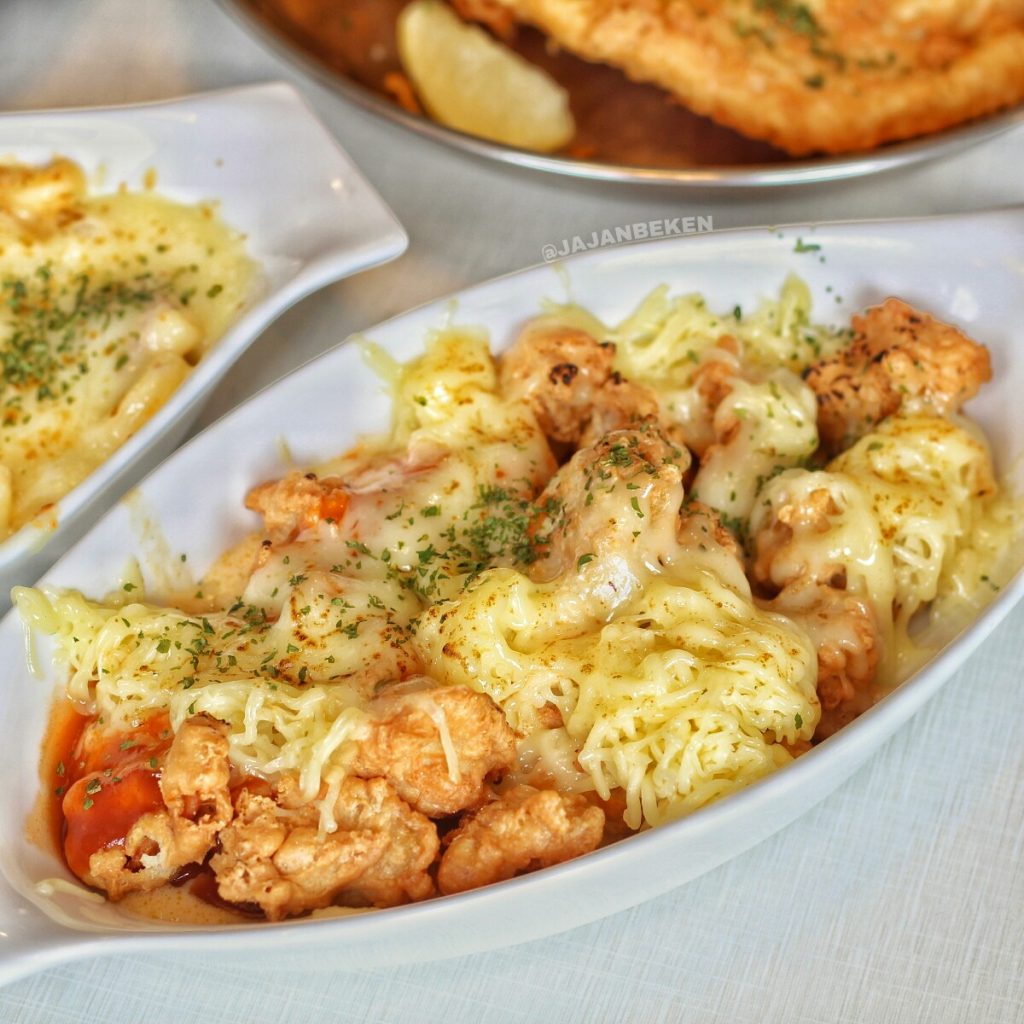 jajanbeken must eat fish wow cheese