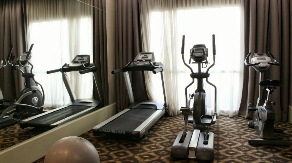 jajanbeken swiss-bel hotel kalibata harga