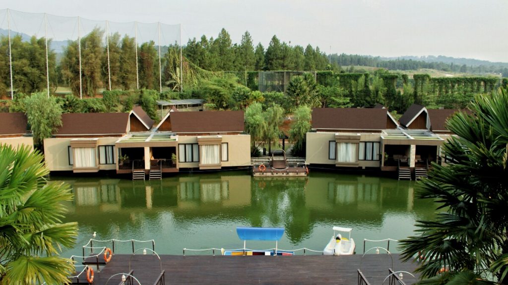 jajanbeken aston sentul 25