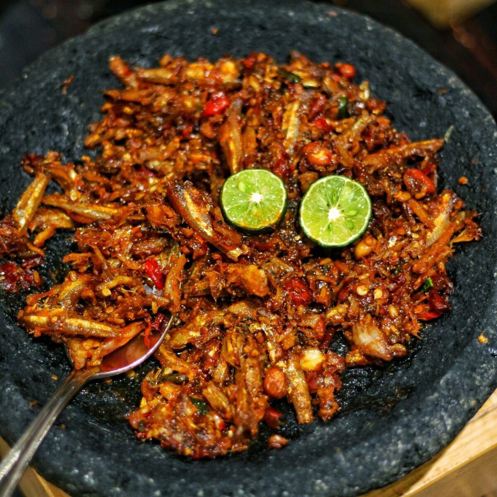jajanbeken aston sentul 8
