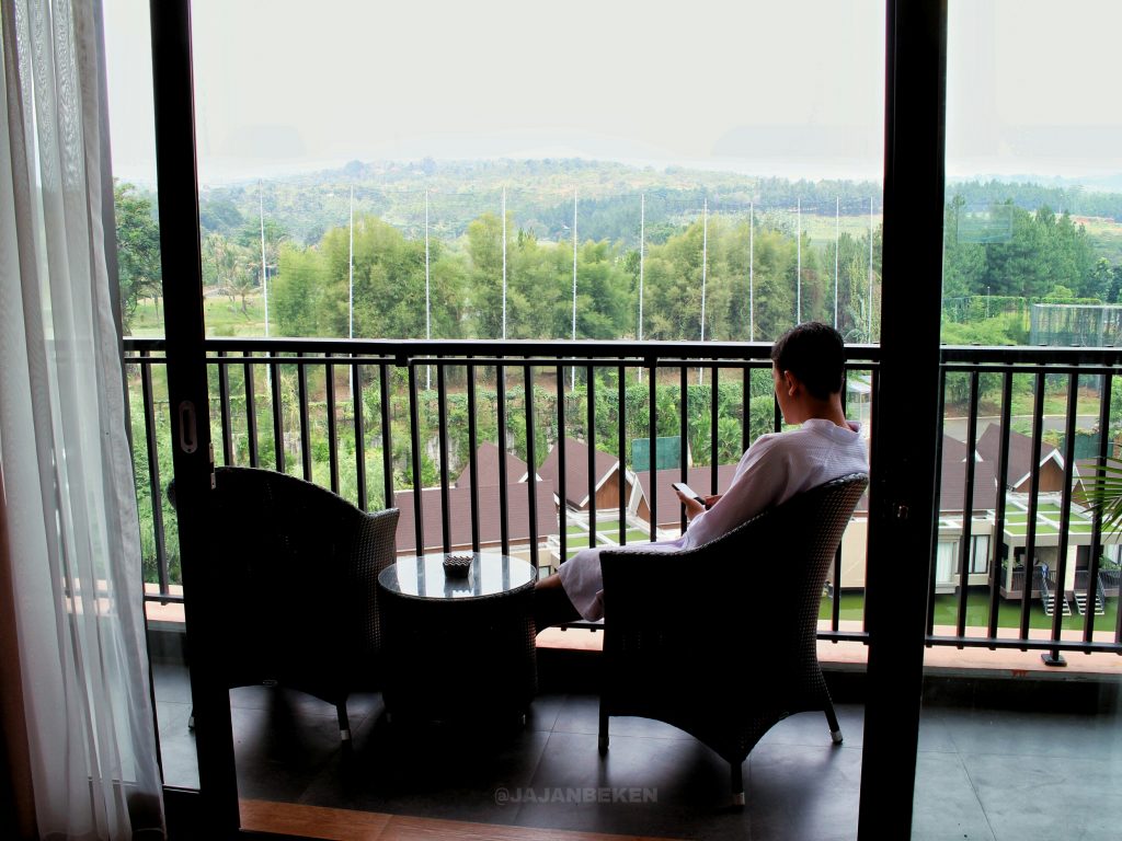 jajanbeken best hotel near aeon sentul