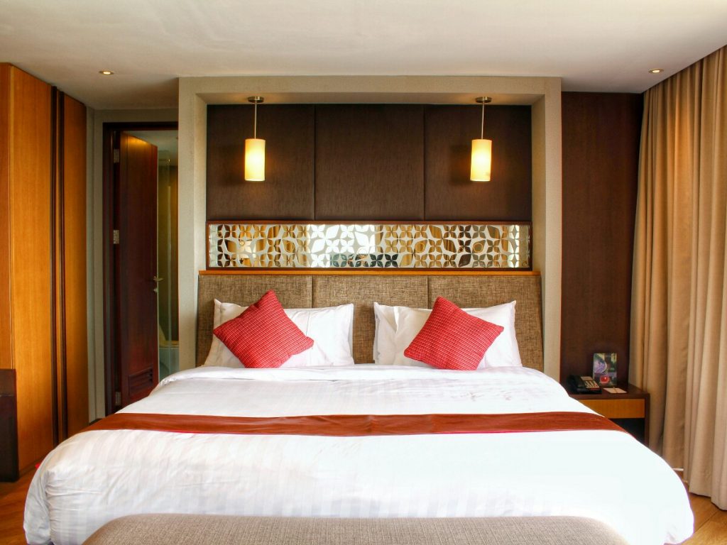 jajanbeken best hotel near sicc