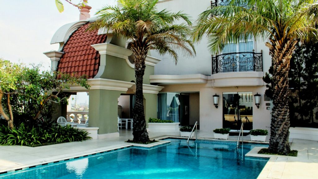 jajanbeken gran mahakam hotel price