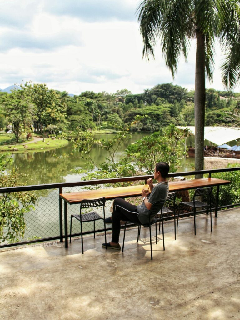jajanbeken cafe sentul hits