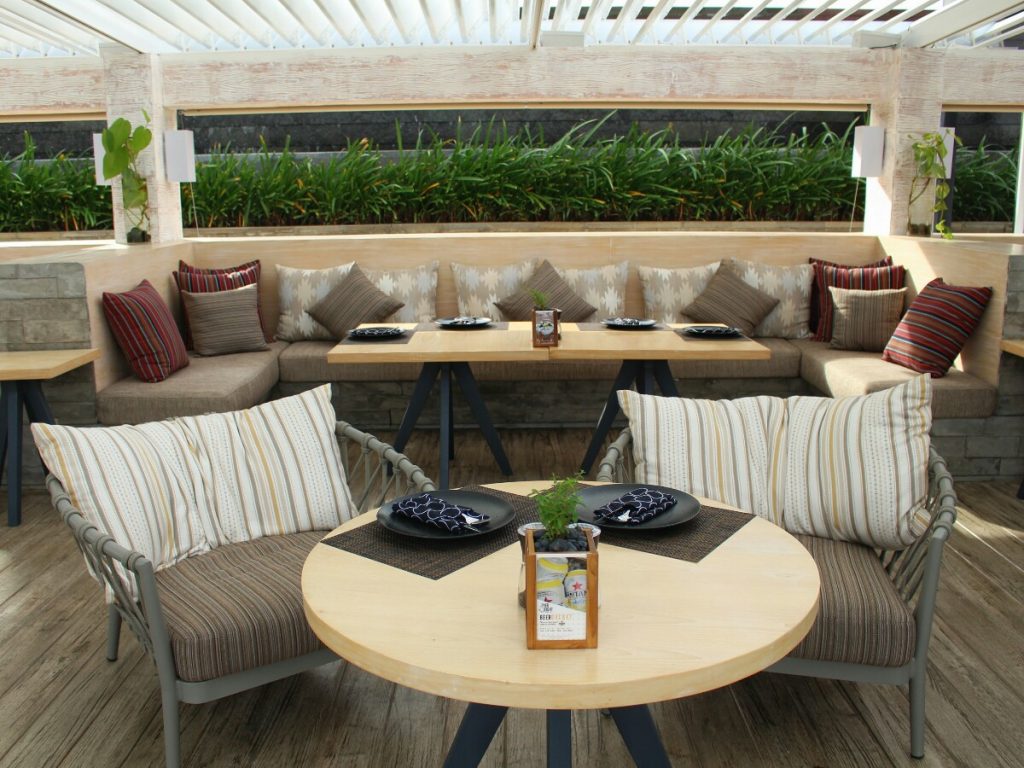 jajanbeken piere eight beach club