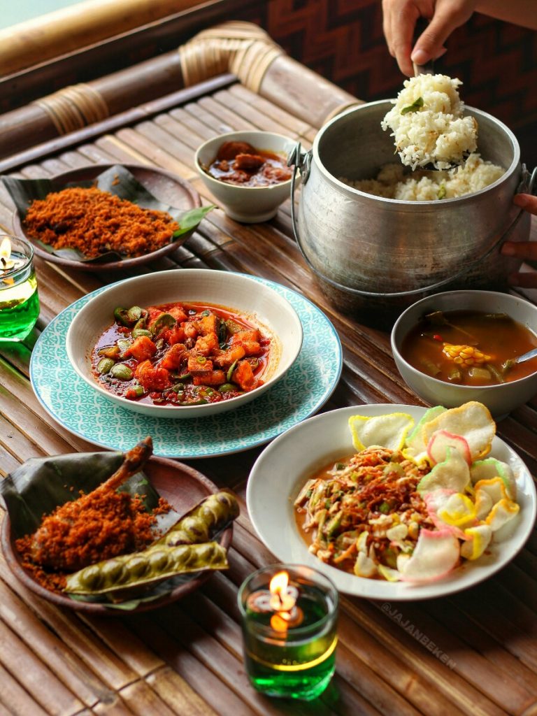 jajanbeken restoran sentul