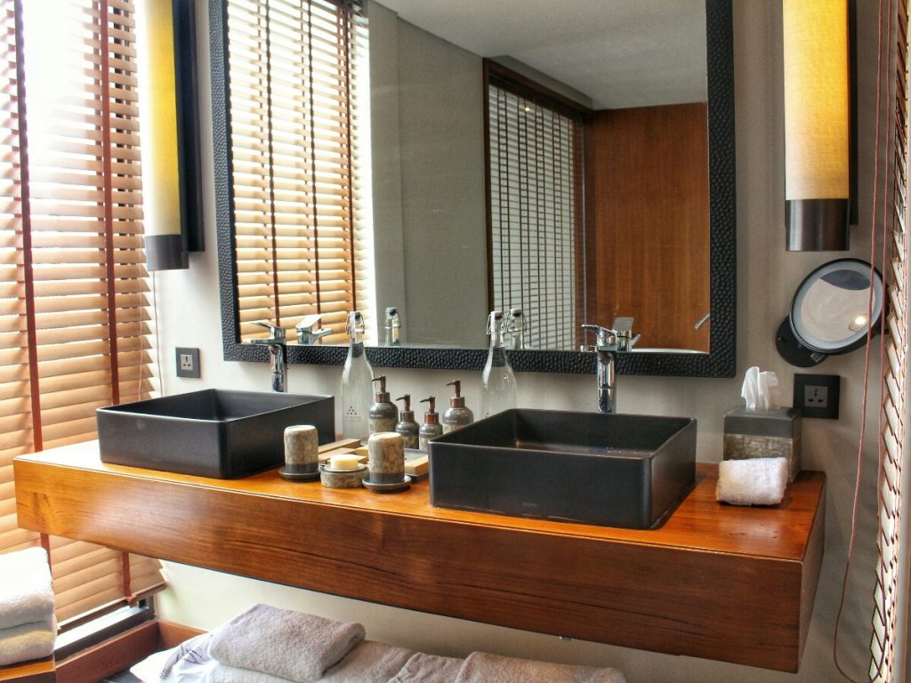 jajanbeken six senses uluwatu floating breakfast