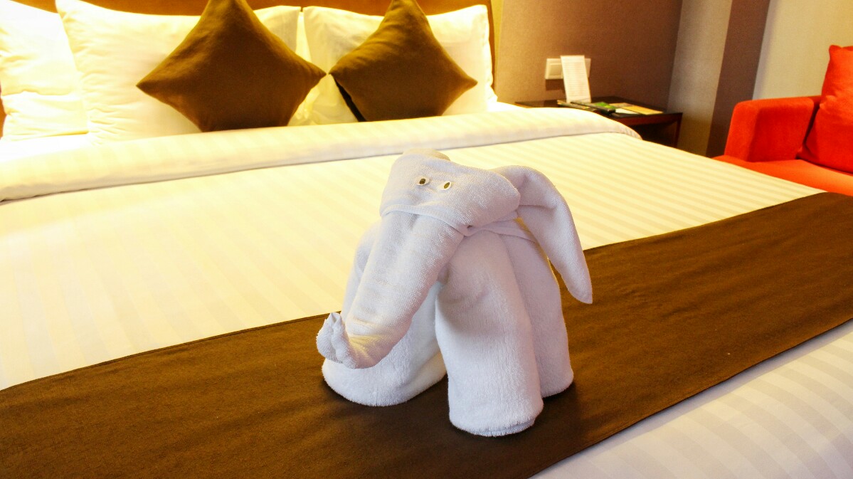 jajanbeken aston hotel pluit price