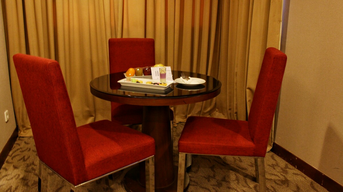 jajanbeken aston hotel pluit restaurant