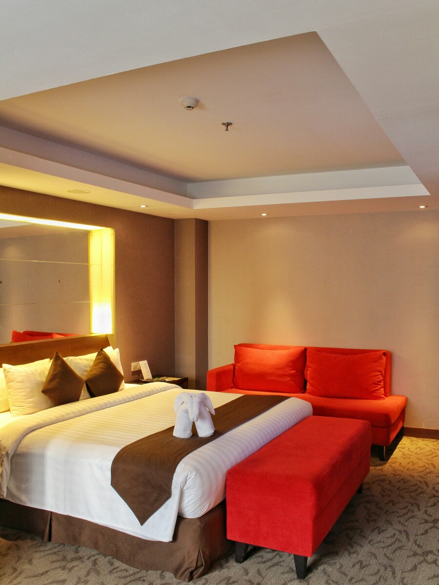 jajanbeken aston pluit bedroom