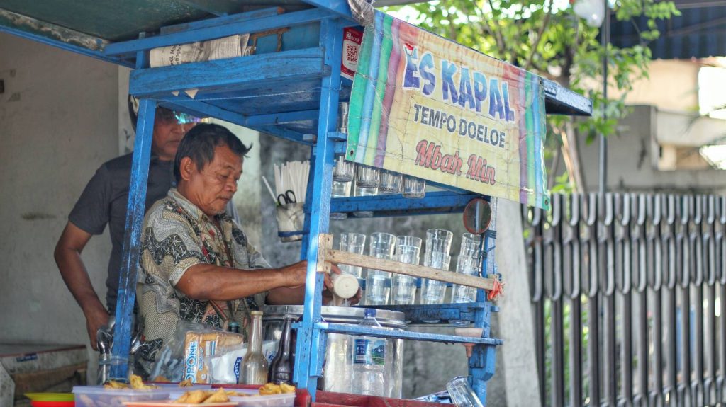 kuiner solo tengkleng pak manto