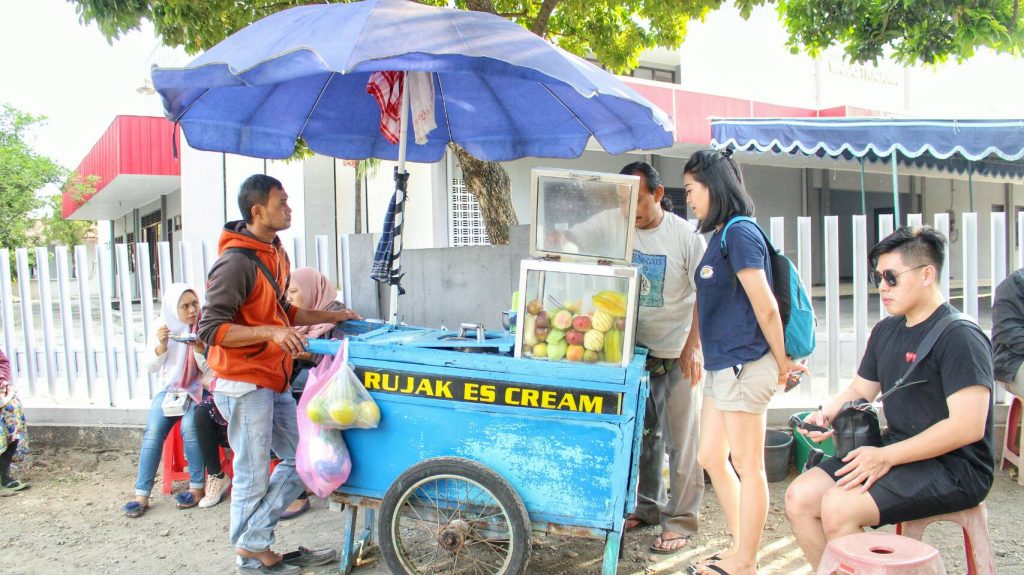 kuliner solo sego liwet bu parmi keratonan