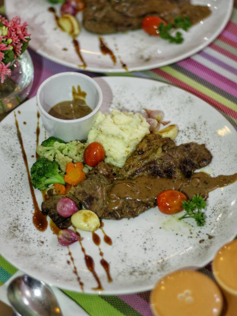 jajanbeken best hotel cikarang