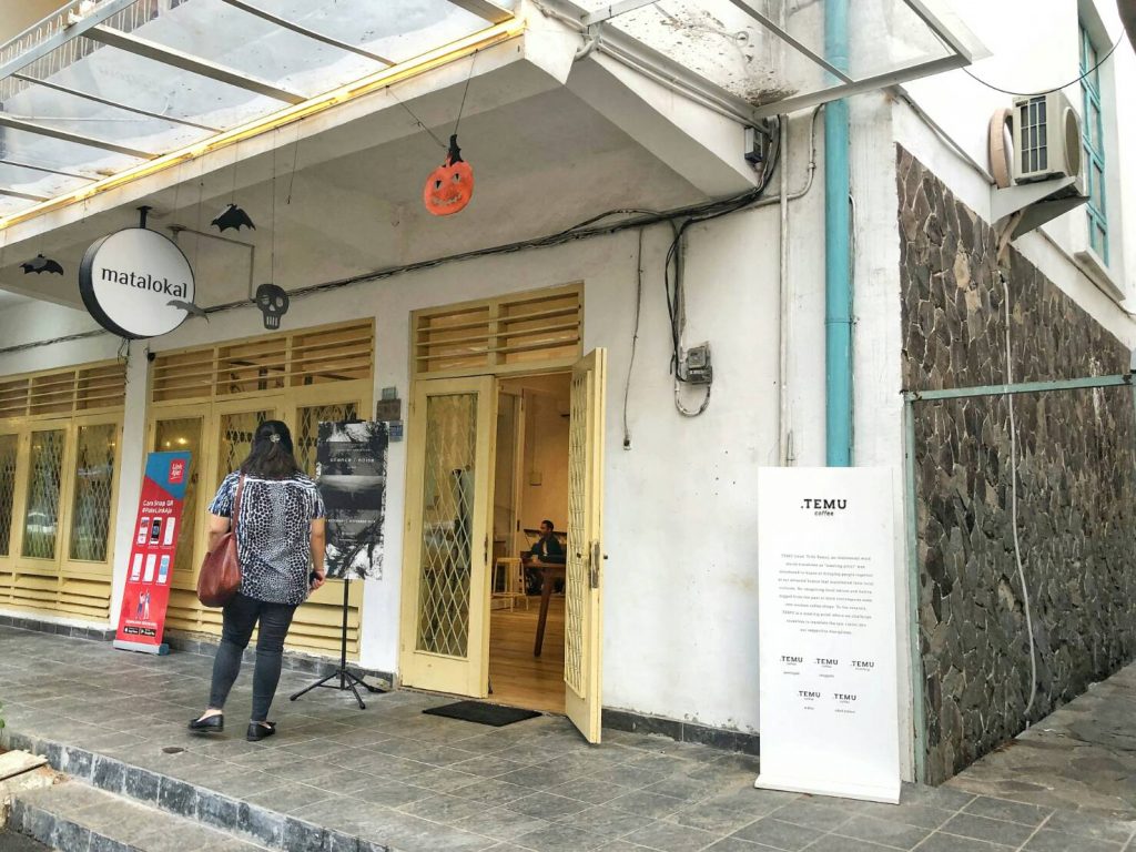 jajanbeken jakarta back packer